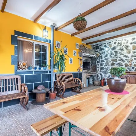 Casa Frisaye Holiday home *