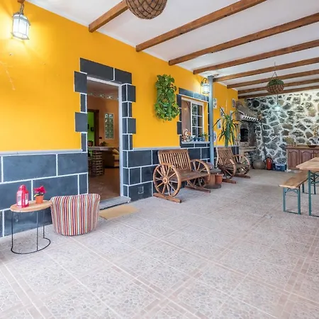 Casa Frisaye Holiday home *